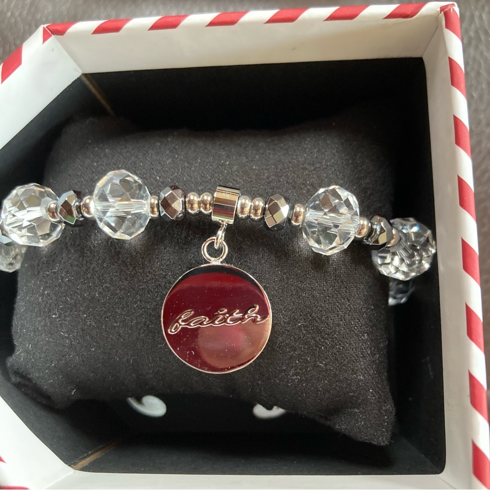 💜EUC Rustic Cuff Stretch Bracelet with Faith Charm